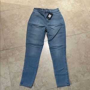 Fashion Nova High Waist Light Blue Skinny Jeans
Size 5